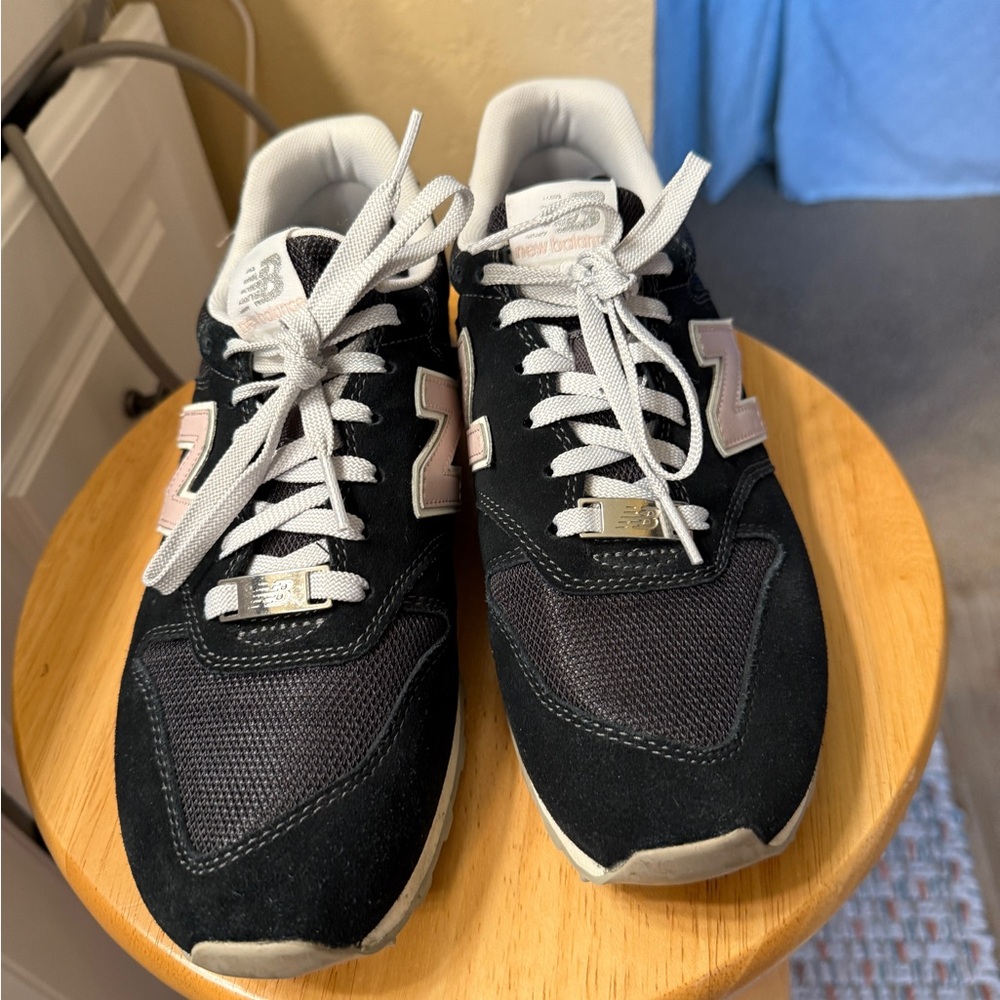 New Balance Black and Pink Women's Sneakers